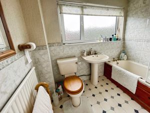 Family Bathroom- click for photo gallery